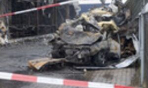 323861 auto bedrijfspand