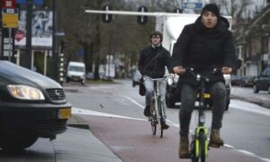 325486 fietsers 1
