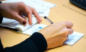 326188 cheques 2672195 960 720