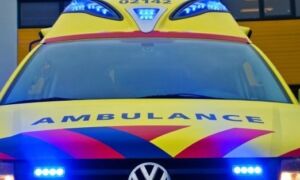 32623 Ambulance voorkant zwaailicht