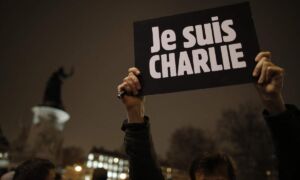 32928 Je Suis Charlie Wide
