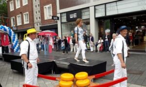 348504 kaasmarkt