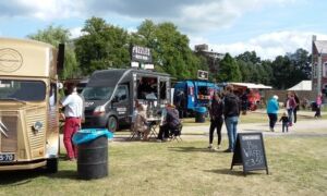 352943 foodfestival trek