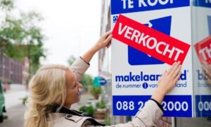 372448 Woning makelaarsland