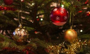 373039 christmas baubles 1078996 1920
