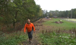 376913 Man MTB Still001