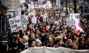39626 demonstratie maagdenhuis bungehuis uva amsterdam e1424958144815