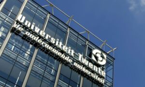 39674 Universiteit Twente