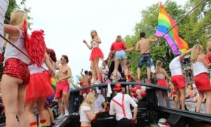 398289 Gay Pride foto Lucien Baard