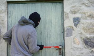 415336 thief 1562699 1920 2