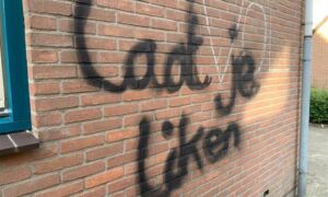 434289 grafitti