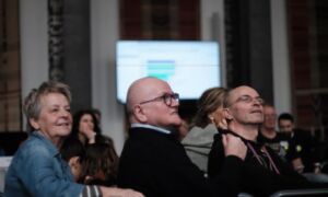 449976 HKEB6336 Version 2