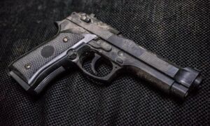 450477 guns 2044201 1920