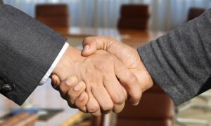 452652 shaking hands 3091906 1920