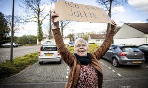 454415 963150 Thumb Large