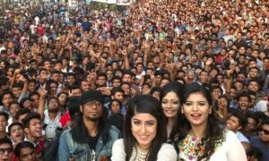 49537 microsoft zet wereldrecord meeste mensen selfie neer