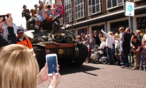 52316 bevrijdingsparade2015