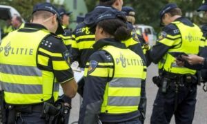 53520 politie agenten 0