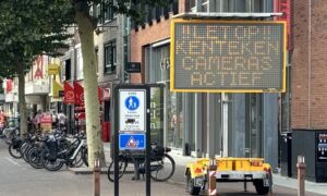 20250825 hengelo waarschuwingsbord camerhandhaving IMG 8934