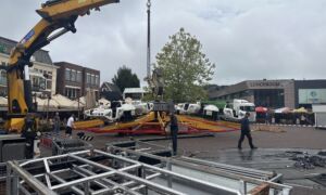 2025 09 01 opbouw kermis almelo 2