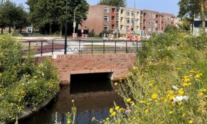 260000 foto bankastraat met beek 2024 gerda minkjan