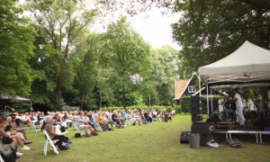 Foto houtmaat cultuurpodium