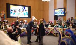 Jeugdhoogheden aanwezig Raadszaal gemeente Oldenzaal