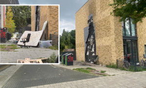 Afvaldump en brandschade Dr Benthemstraat Enschede foto Gert Kel en Niels Veurink