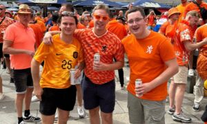 Almelose Oranjefans in Dortmund