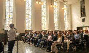 Bijeeenkomst struikelstenen stadhuis enschede 20260510 01
