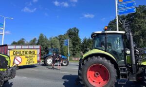 Boeren op de N35 rtv Oost
