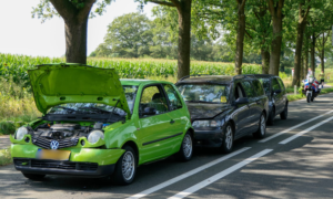 Botsing 4 autos Haaksbergerstraat Usselerrondweg Dennis Bakker