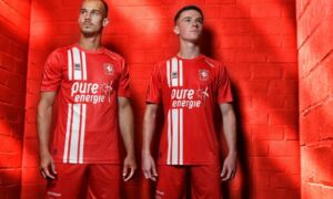 Cerny Rots thuisshirts 2022 2023 Foto FC Twente Media