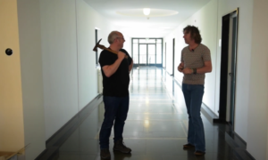 Edwin en Ernst op zoek naar Fossielen