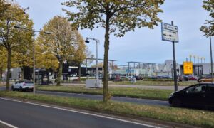 Flitspaal aan Zuiderval voor telefoons Julian vriend