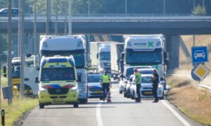 Foto aanrijding en file op A35 Dennis Bakker Newsunited 2022 06 29 072958 hiqj