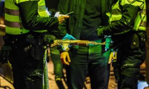 Fouilleeractie in Enschedese binnenstad nepwapen News United Dennis Bakker