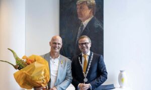 Geert Geurkink lintje burgemeester Korteland Almelo