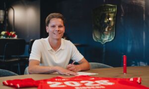 Jort Ribbert tekent contract bij FC Twente