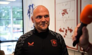 Joseph Oosting tijdens persmoment