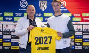 Technisch directeur Nico-Jan Hoogma en Leco Zeevalkink, doelman Heracles