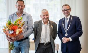 Lintjes alsnog voor twee Almeloers