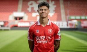 Mees Hilgers FC Twente 2021 2022 Emiel Muijderman