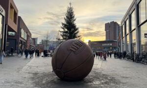 Merkwaardig Grooten Leeren Bal opening