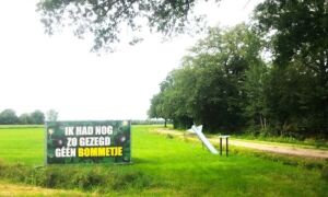 Munitieopslag spandoek