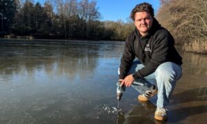 Nieuwjaarsduik Oldenzaal RTV Oost