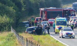 Ongeluk autos Duitse grens bij Enschede