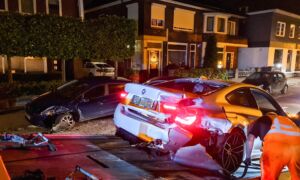 Opnieuw crasht auto op Oliemolensingel Enschede News United Dennis Bakker