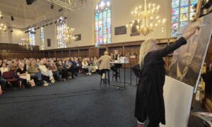 Sonna schildert tijdens presentatie Willy Berends
