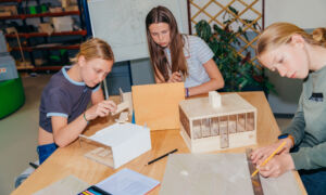 Technasiumleerlingen aan het werk